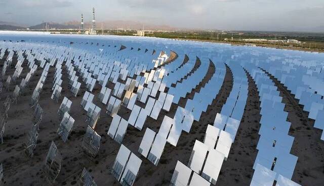 موفقیت استرالیا در استفاده از آینه برای تولید انرژی خورشیدی
