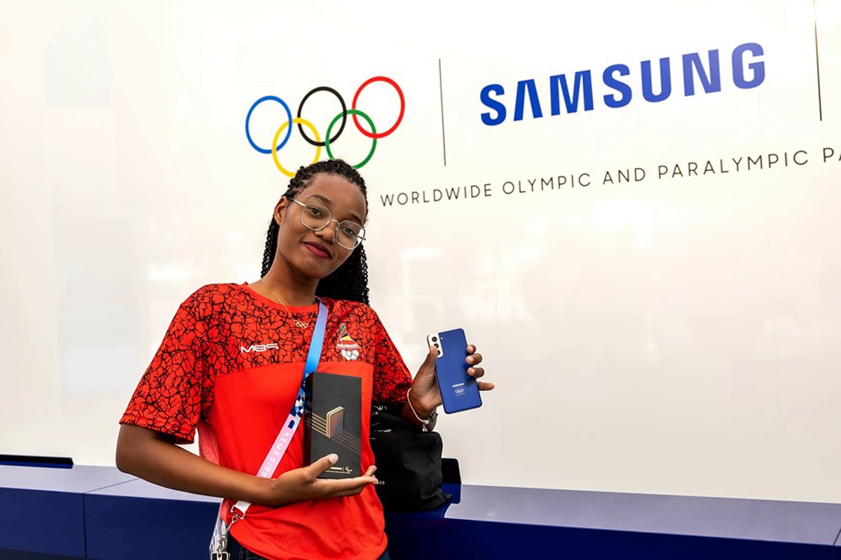 Deizy Nhaquile، ورزشکار تیم موزامبیک، گلکسی زد فلیپ 6 Olympic Edition و گلکسی اس 21 Olympic Games Edition خود را از المپیک توکیو به‌نمایش می‌گذارد.