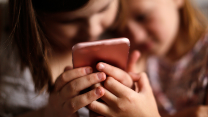 چگونه از فرزند خود در فضای اینترنت محافظت کنیم؟
