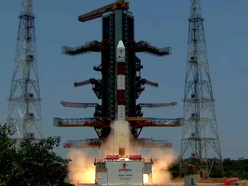 هند فضاپیمای نخستین مأموریت خورشیدی خود را با موفقیت پرتاب کرد
