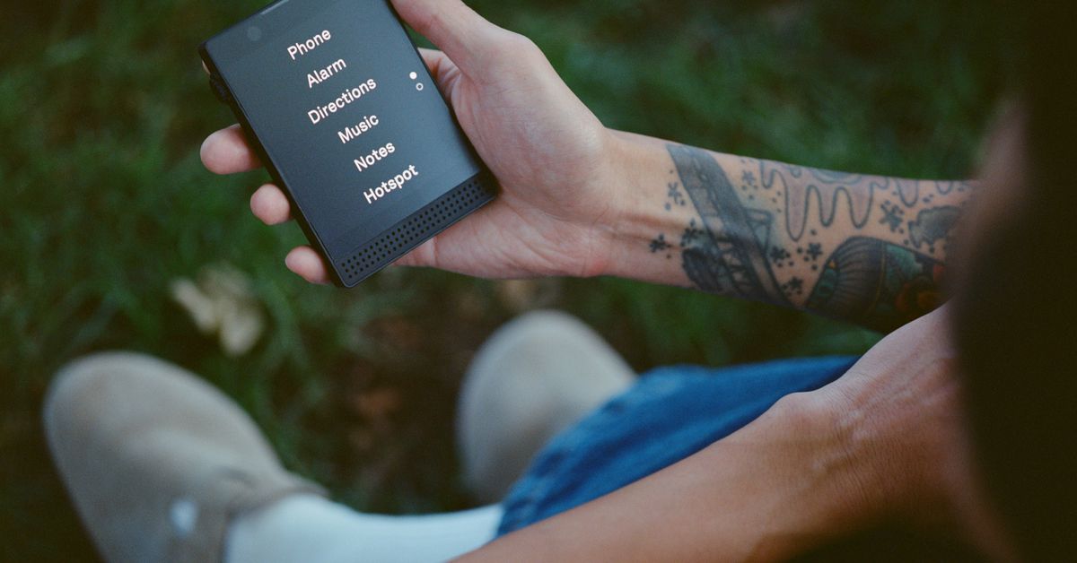Light Phone 3 از هم‌اکنون با قیمت ۳۹۹ دلار برای پیش‌خرید دردسترس قرار دارد