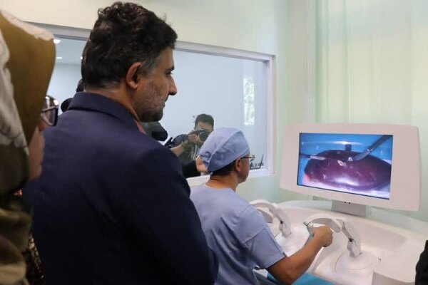 ربات جراحی از راه دور سینا در بیمارستانی در اندونزی راه اندازی شد
