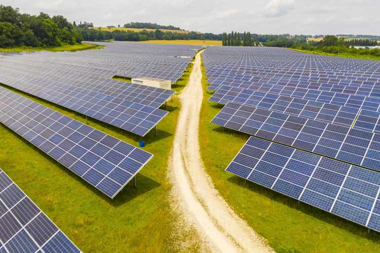 مزارع انرژی خورشیدی می‌توانند از فضا به زمین برق بفرستند

