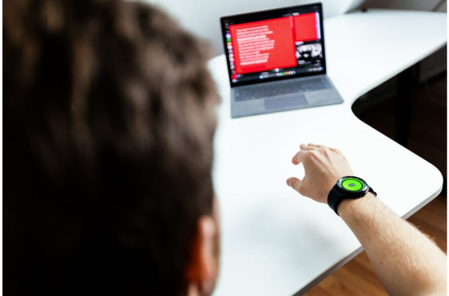 با  اپلیکیشن WowMouse ساعت هوشمند خود را به ماوس تبدیل کنید + فیلم