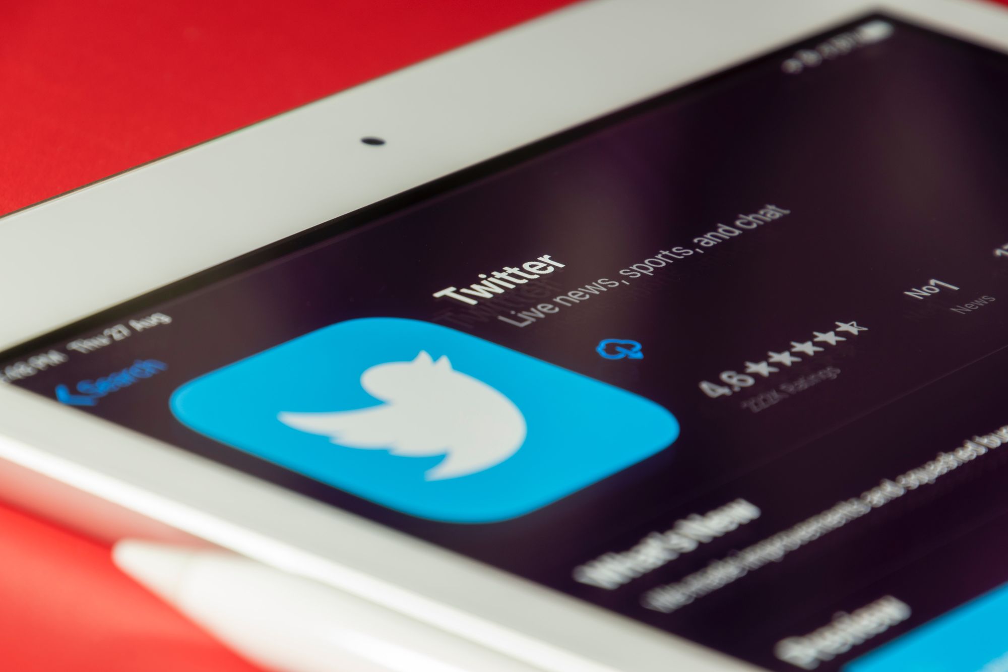 توئیتر قابلیت برچسب خطر پست ها را گسترش می دهد

