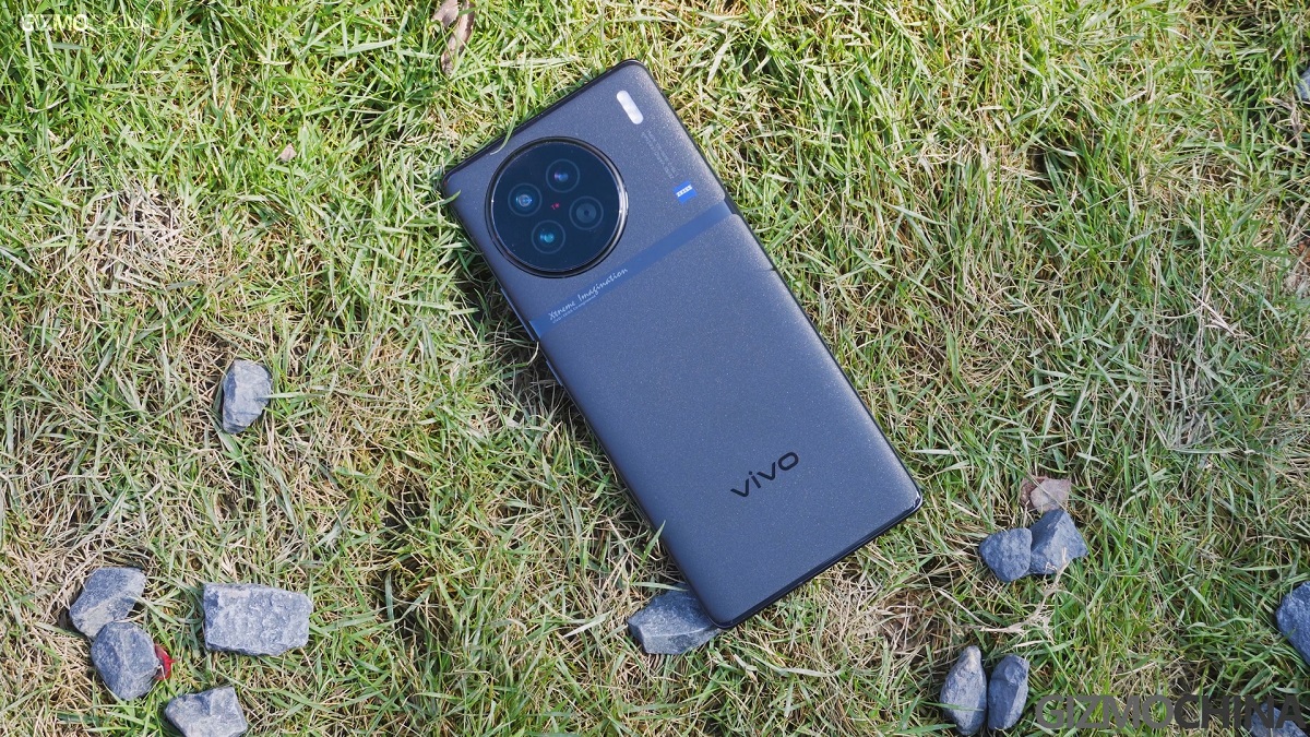 مشخصات فنی ویوو X100 پرو پلاس فاش شد: دوربین تله‌فوتو ۲۰۰ مگاپیکسلی!

