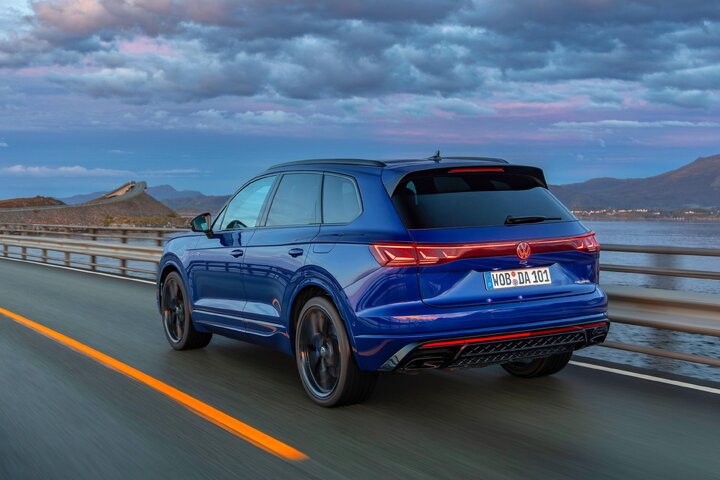 فولکس واگن Touareg R 2024 چه مشخصاتی دارد؟
