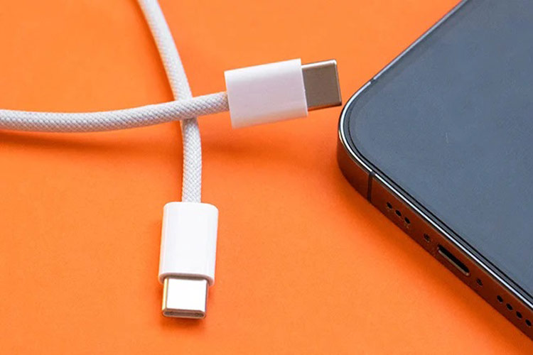 چرا USB-C برای همه گجت‌ها الزامی شد؟
