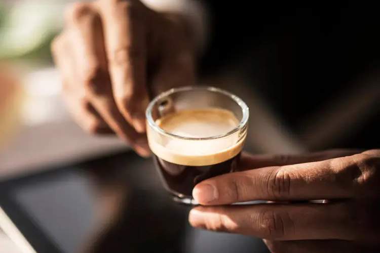 نوشیدن قهوه احتمال مرگ را کاهش می‌دهد
