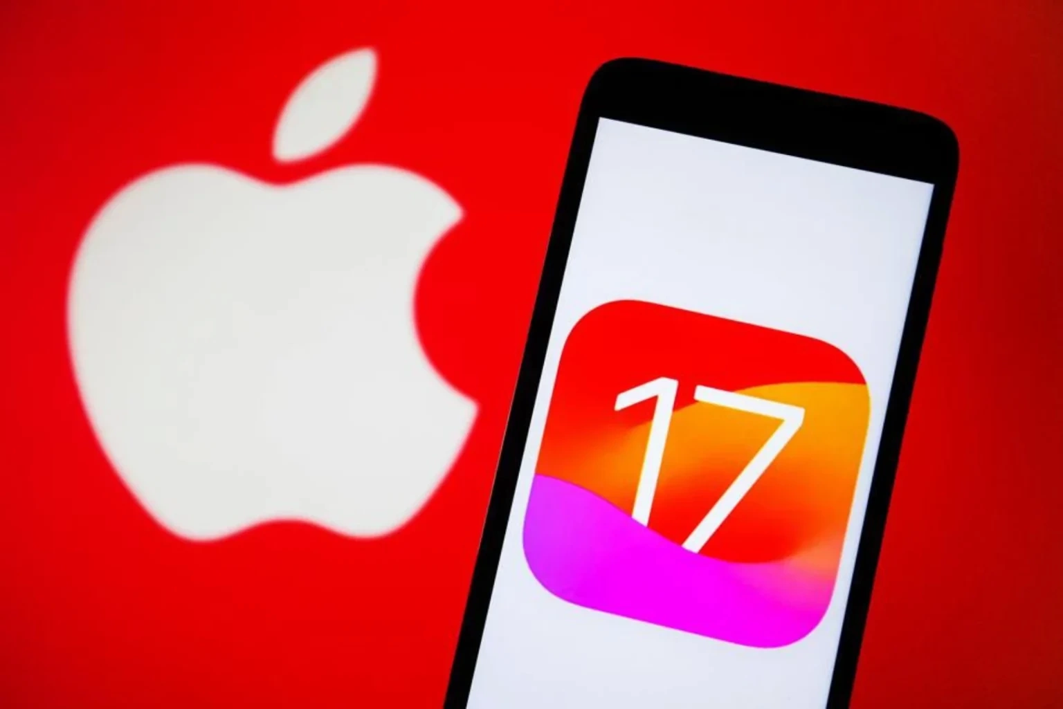 آیا آپدیت iOS 17 بر روی عملکرد باتری آیفون تاثیر منفی می‌گذارد؟
