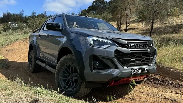 ایسوزو D-Max Blade مدل 2025 چه مشخصاتی دارد؟