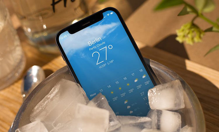 چرا تلفن همراه داغ می‌کند و چطور آن را خنک نگه داریم