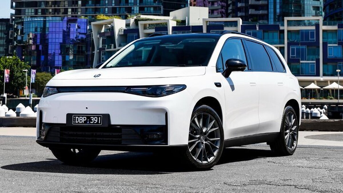 خودروی لیپ‌موتور C10 مدل 2025 چه مشخصاتی دارد؟

