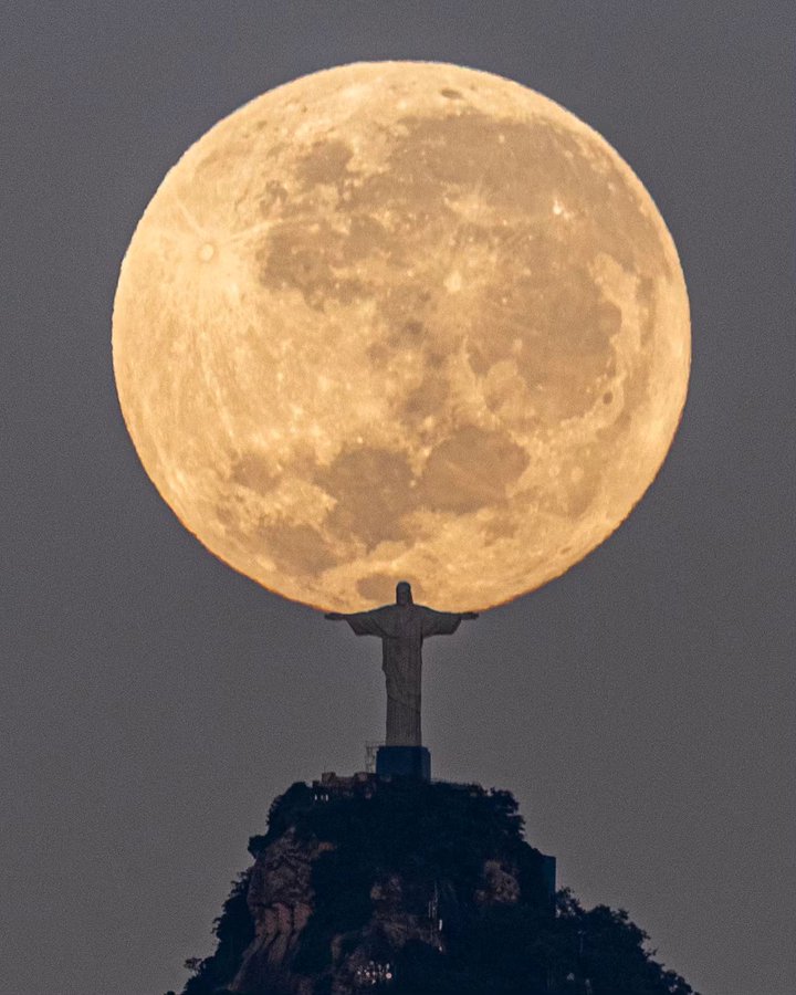 عکاس تصویر عجیبی از ماه و عیسی مسیح که پس از ۳ سال تلاش ثبت شد + عکس