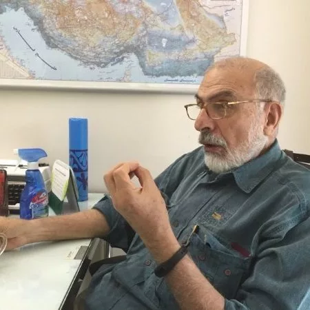 فرهاد اردلان در حوزه‌های نظریه ریسمان و نظریه میدان کوانتومی تدریس مطالعه و پژوهش می‌کند