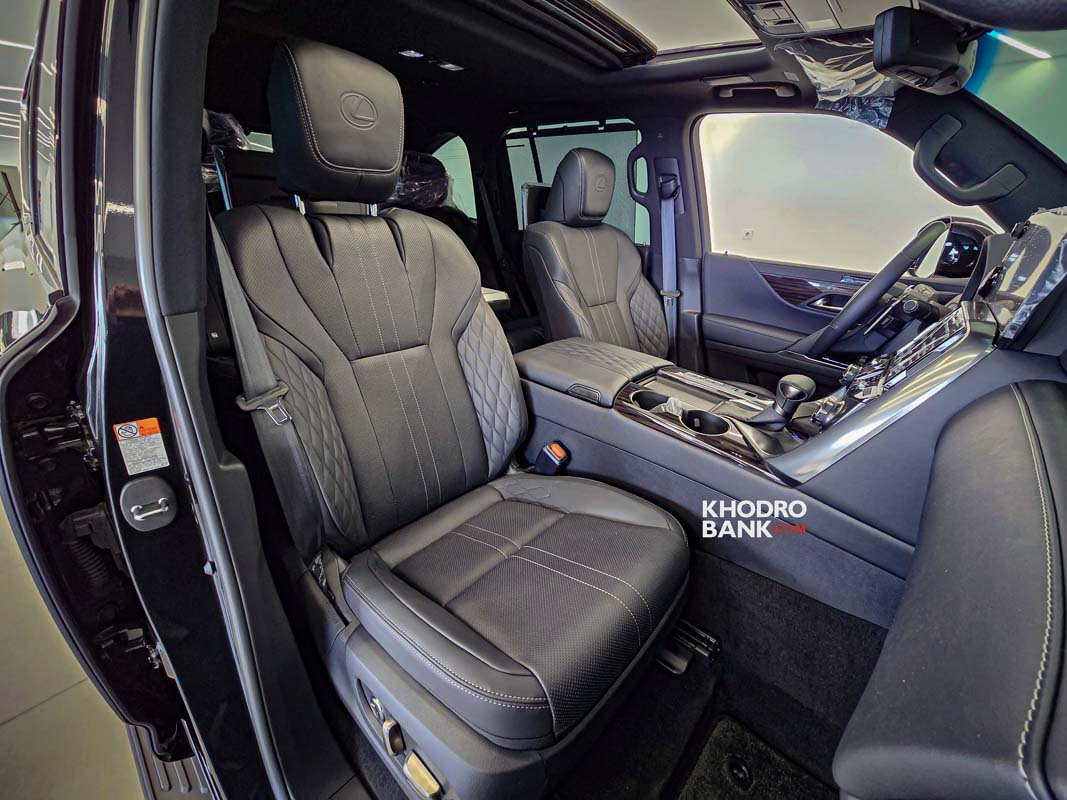 نمای از کابین لکسوس LX600